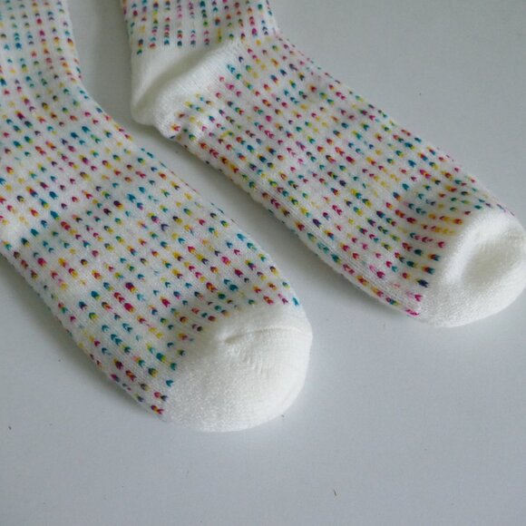 NWOT Sofsole fireside cozy lodge socks white multi chevron womens shoe size 5-10 - Picture 2 of 4